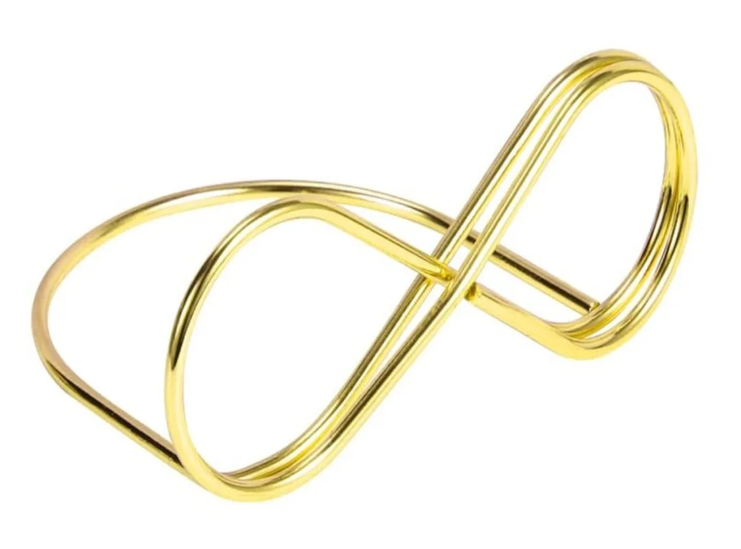 Porte numéro éternité doré
