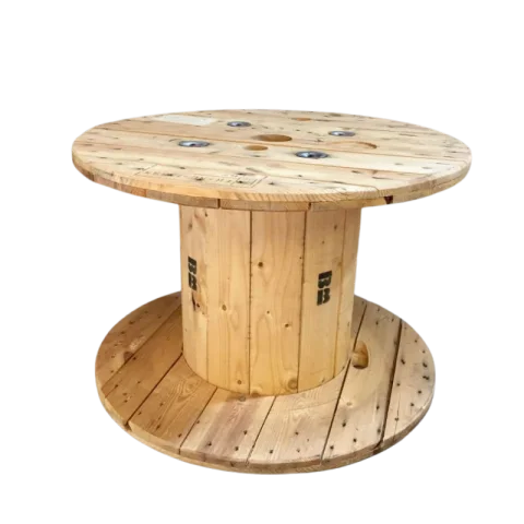 Grosse bobine de bois