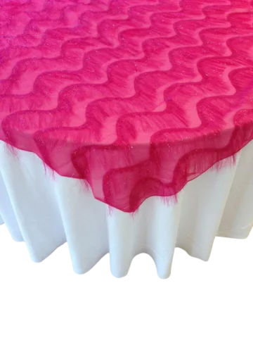 Sur-nappe burlesque rose avec frou frou