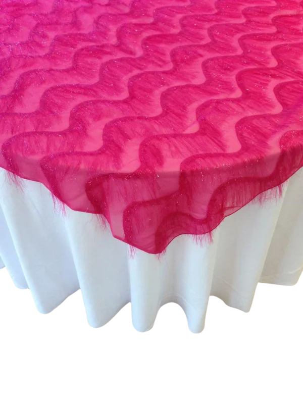 Sur-nappe burlesque rose avec frou frou
