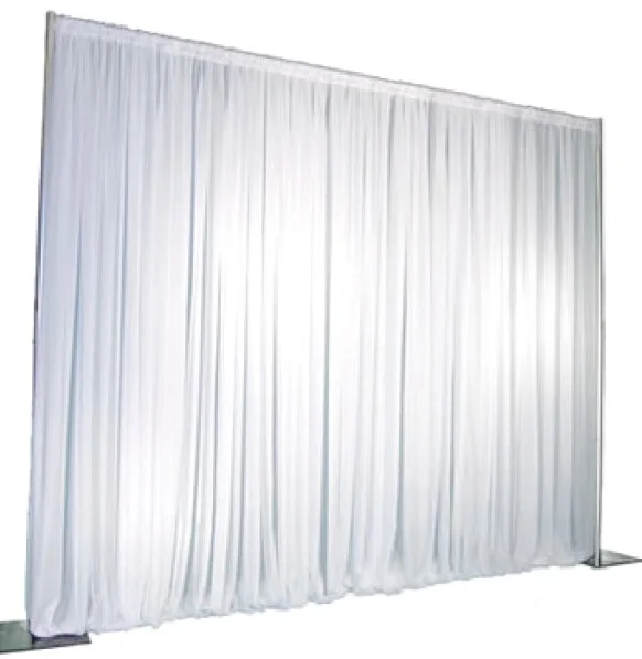 Mur auto-portant avec voilage blanc